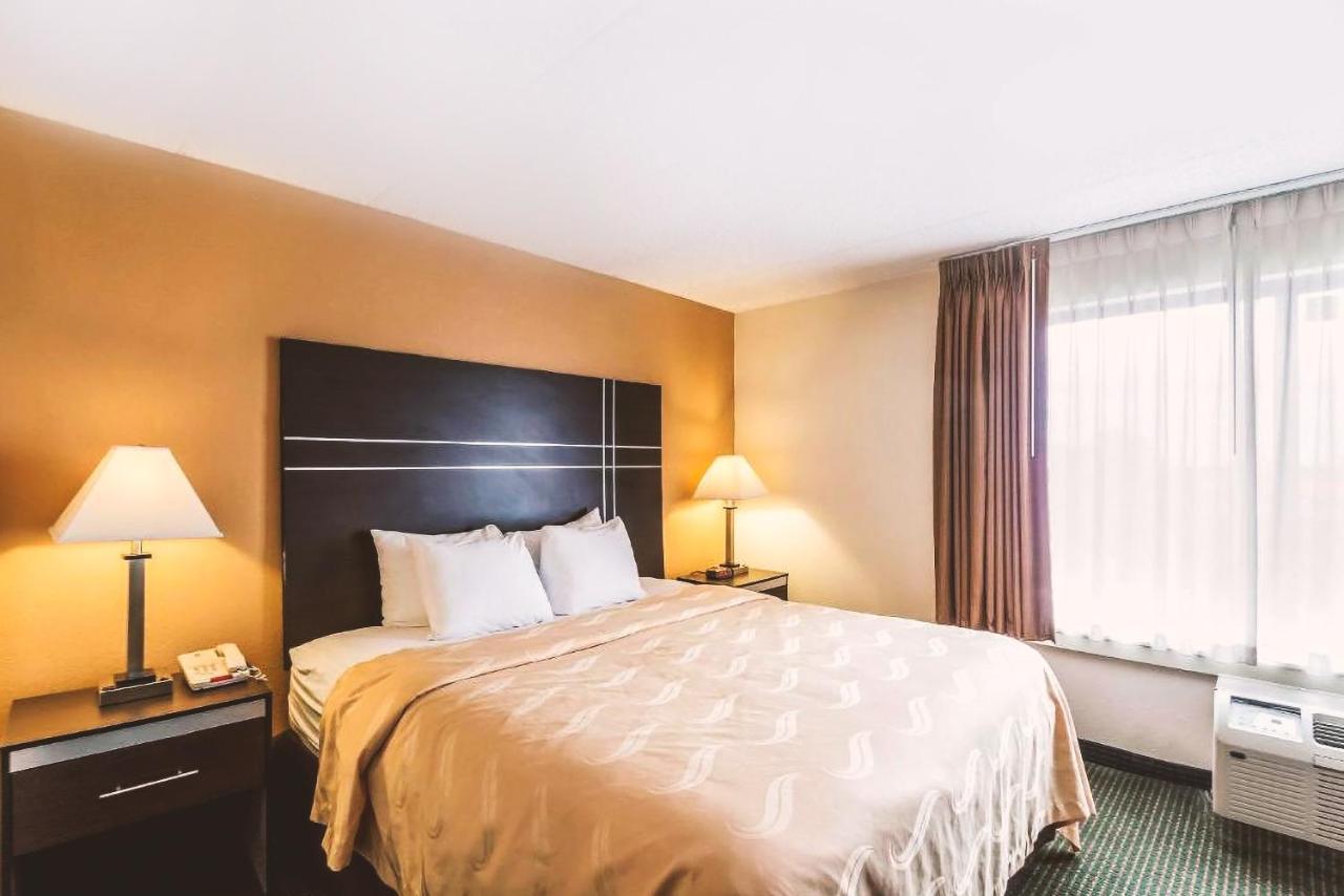 Norwood & Milwaukee Hotel Butler