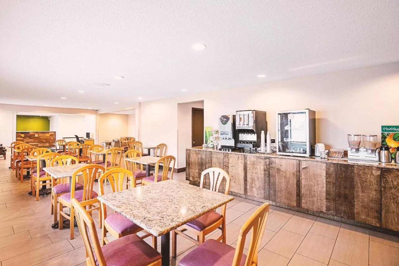 Norwood & Milwaukee Hotel 3*
