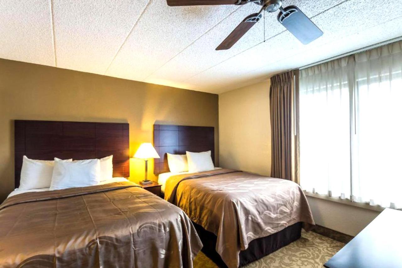 Norwood & Milwaukee Hotel Butler